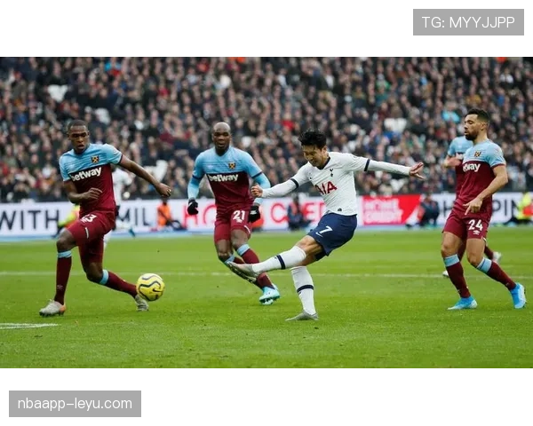 英超争冠白热化:顶级强队实力对决引关注 英超争冠白热化:顶级强队实力对决引关注