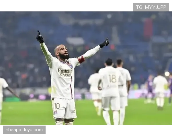 里昂欧战强势晋级,状态回暖成焦点 里昂欧战强势晋级,状态回暖成焦点