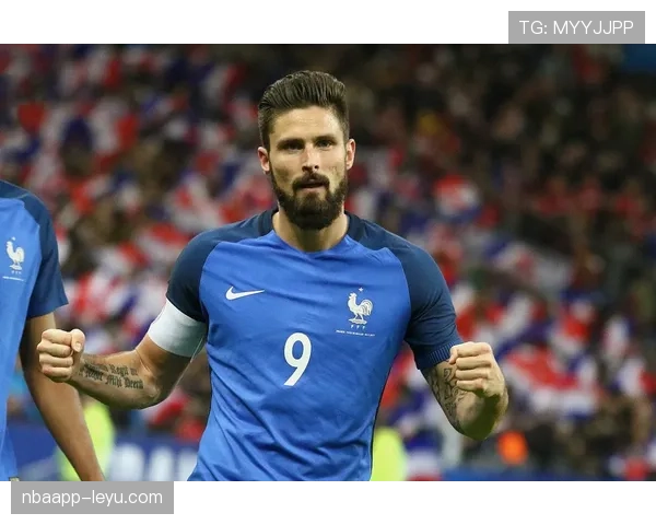 欧洲杯金靴争夺白热化,顶级射手状态爆发引瞩目 欧洲杯金靴争夺白热化,顶级射手状态爆发引瞩目