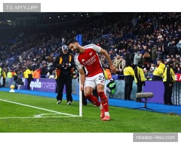 梅里诺比赛阅读能力持续提升，中场调度表现稳健