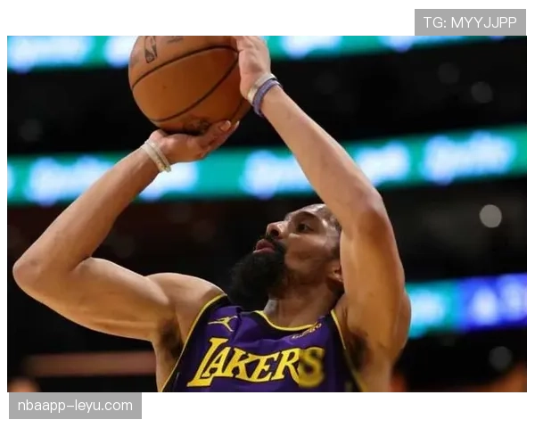 沙尔克定位球表现稳健，近期防守与进攻效率持续提升