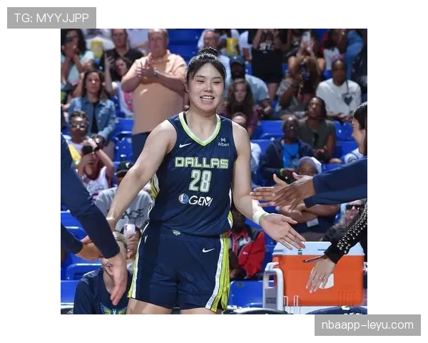 李月汝在WNBA省吃俭用,回国一顿火锅吃掉半个月工资 李月汝在WNBA省吃俭用,回国一顿火锅吃掉半个月工资